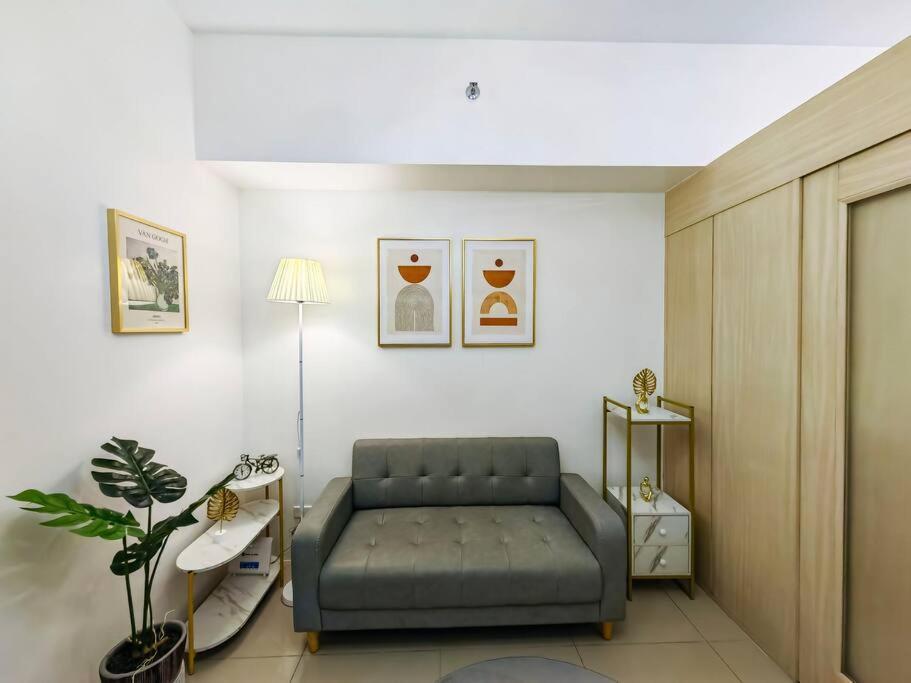 1br Condotel W Balcony Sm Light Residences -lt03