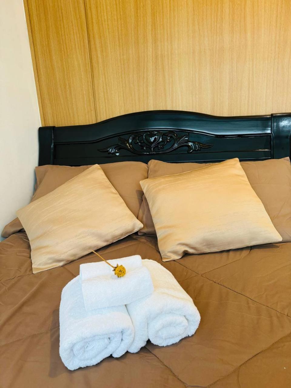 Shell Residences Near Mall Of And Airport *