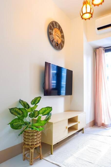 Apartment 1 Bedroom In Pasay At Shore 3 Residences Near Mall Of