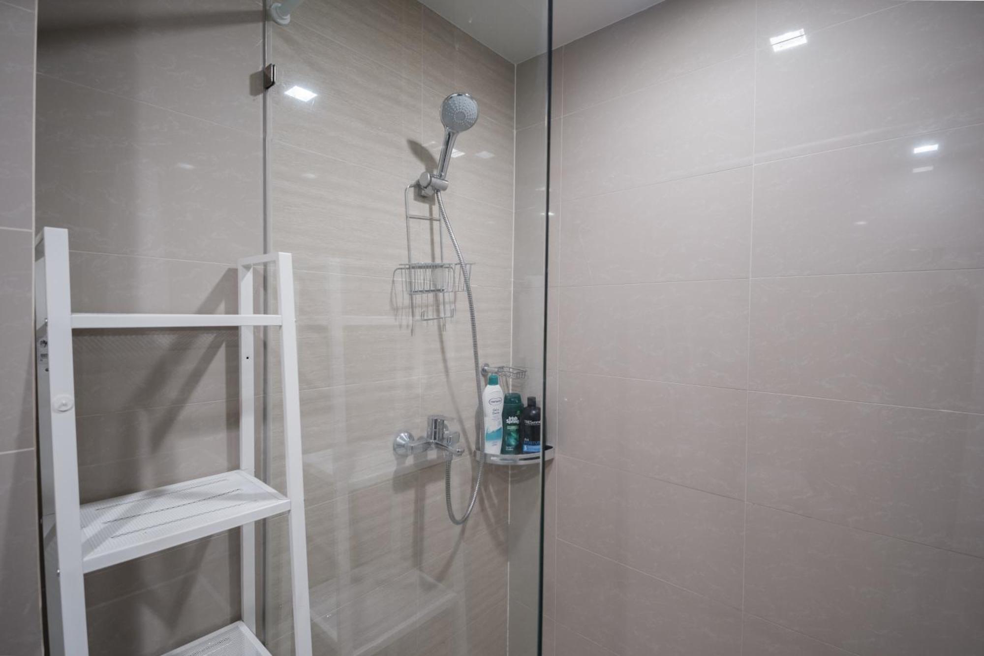 Apartment Uptown Bgc Luxury 1br With Fast Wifi Manila