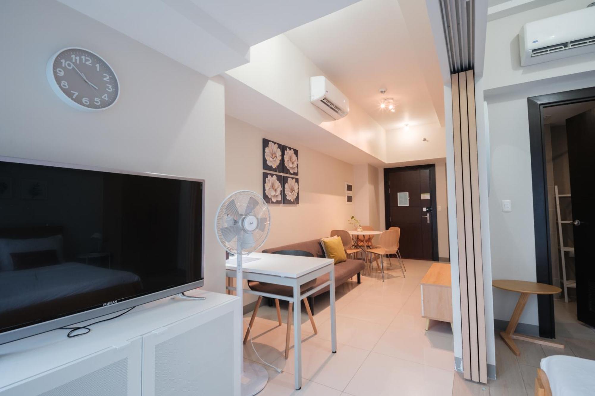 Uptown Bgc Luxury 1br With Fast Wifi Apartment