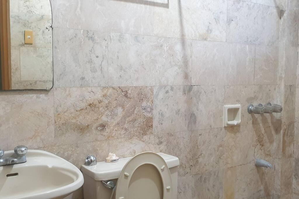 Wholehouse 3 With Parking * Manila