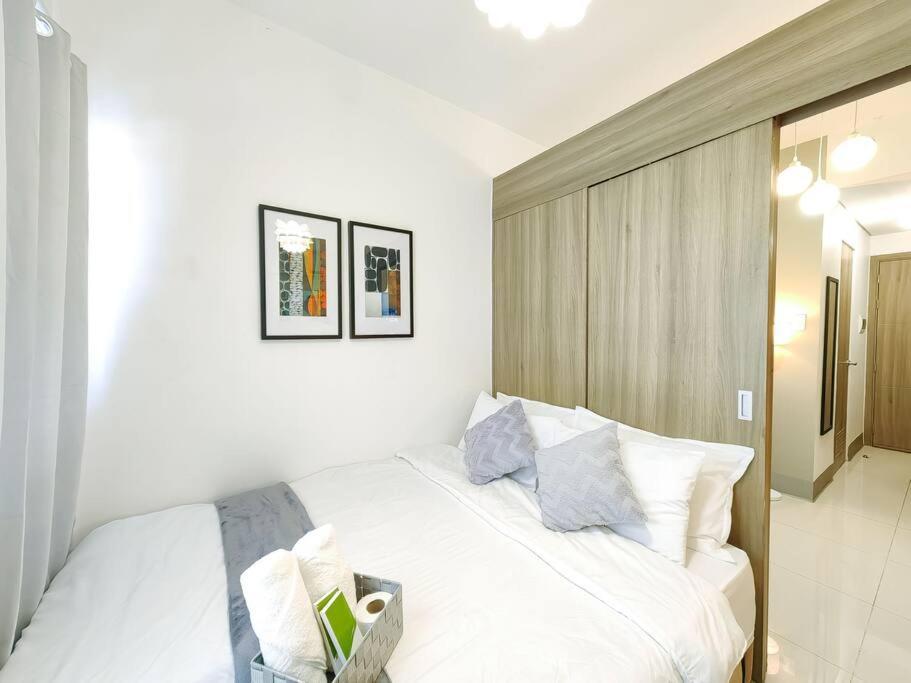 1br Unit Condotel W Balcony Fame Residences -fm15 * Manila