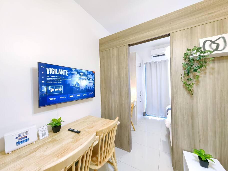 Apartment 1br Unit Condotel W Balcony Fame Residences -fm15