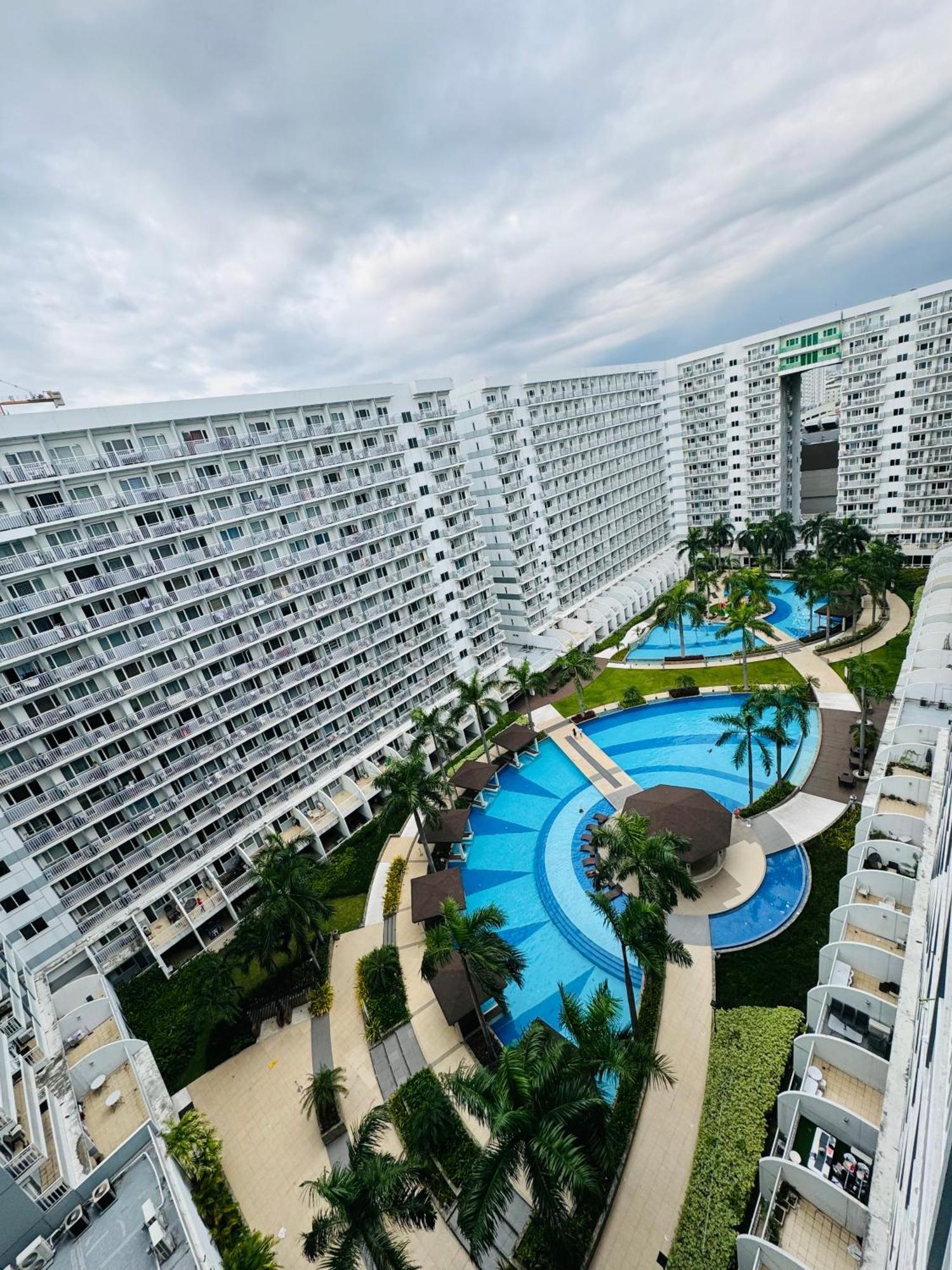 Apartment Shell Residences Near Mall Of And Airport Manila