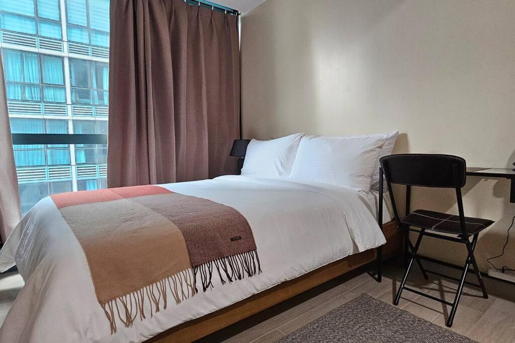 Life Uptown Bgc Apartment