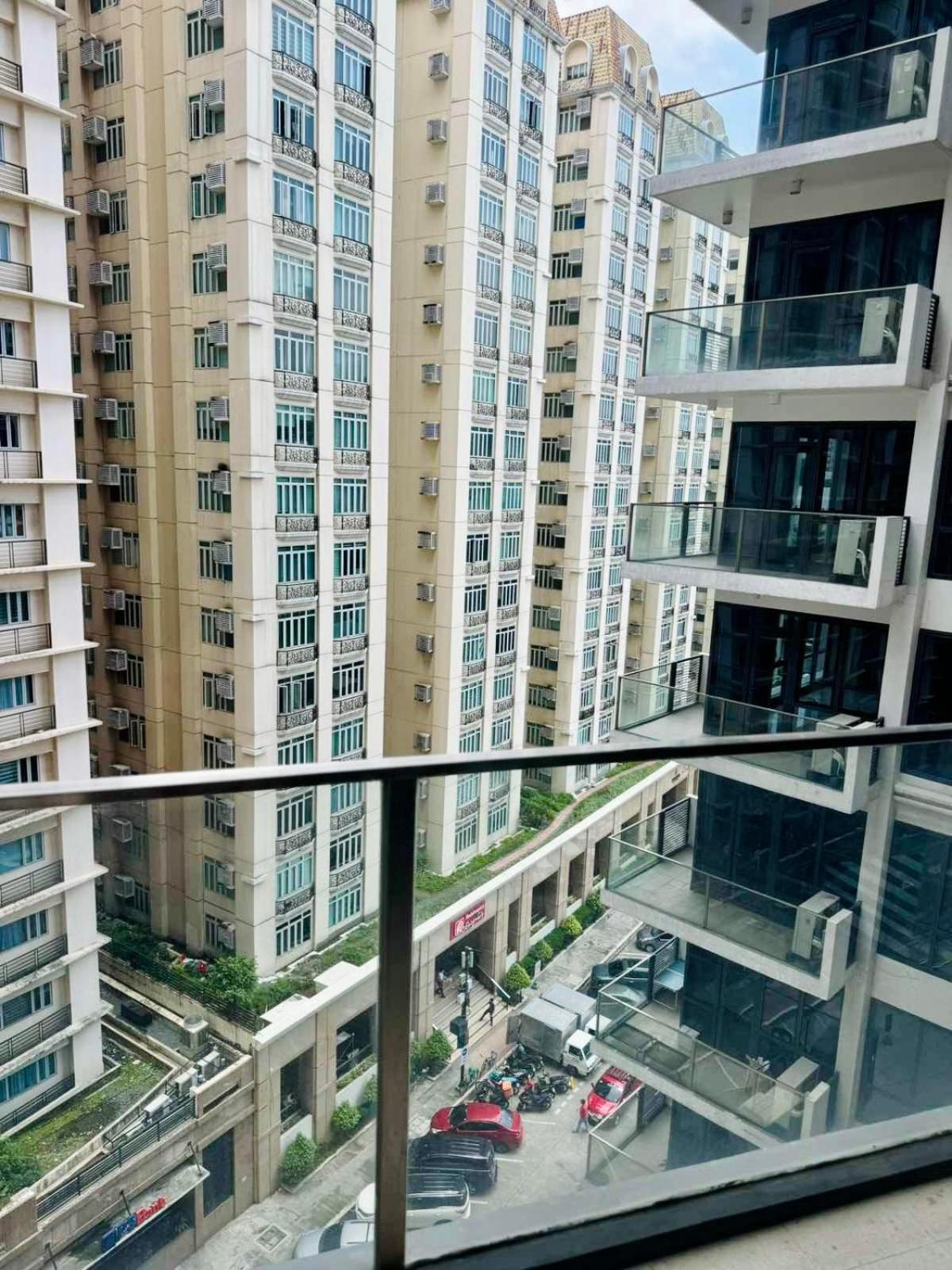 Blissful 3 Bedroom Family Unit In Bgc The Florence *