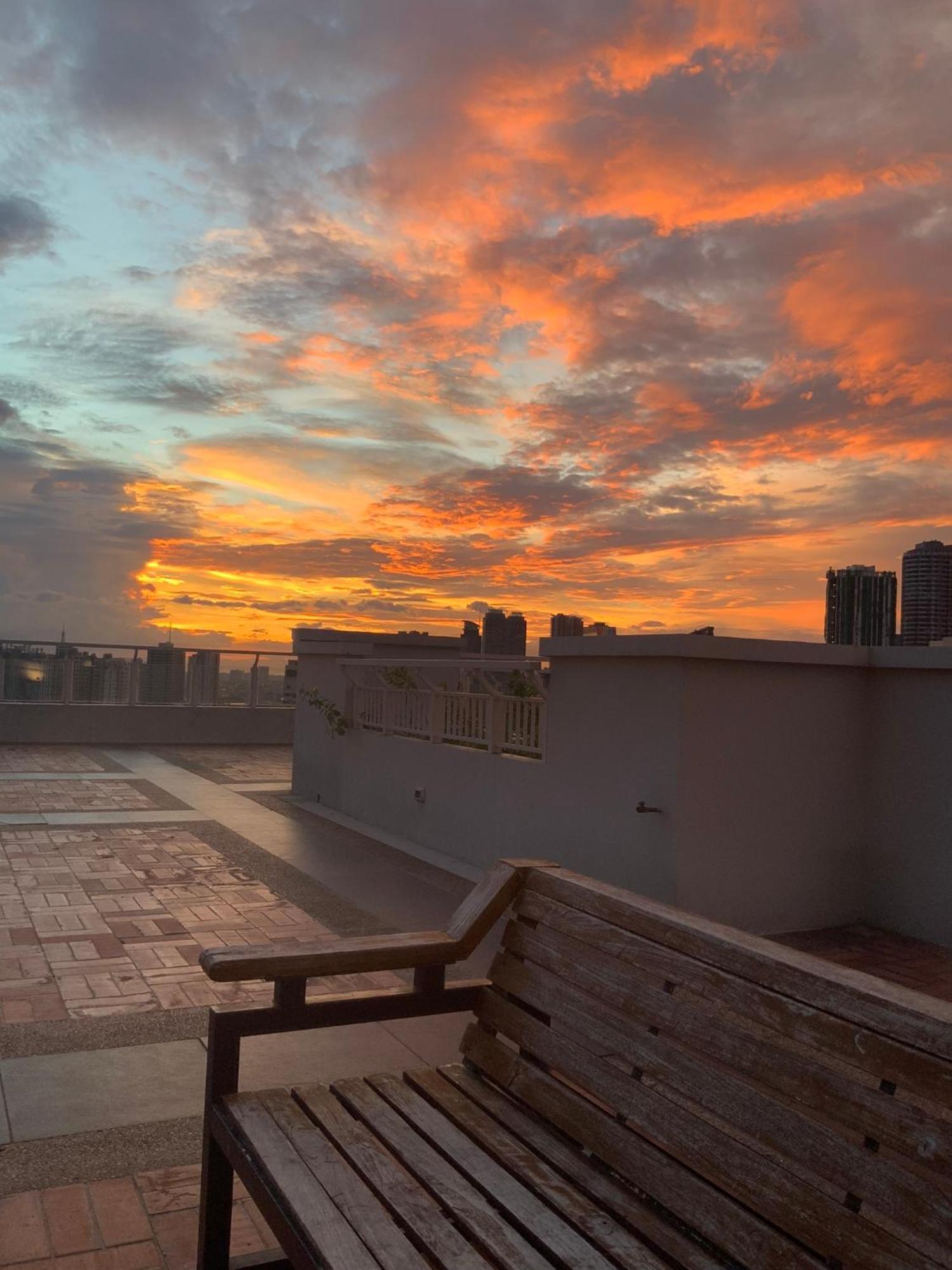 2-br Penthouse Crib In Pasig Near Bgc Makati And Ortigas With Breathtaking View Of The Metro Skyline Manila