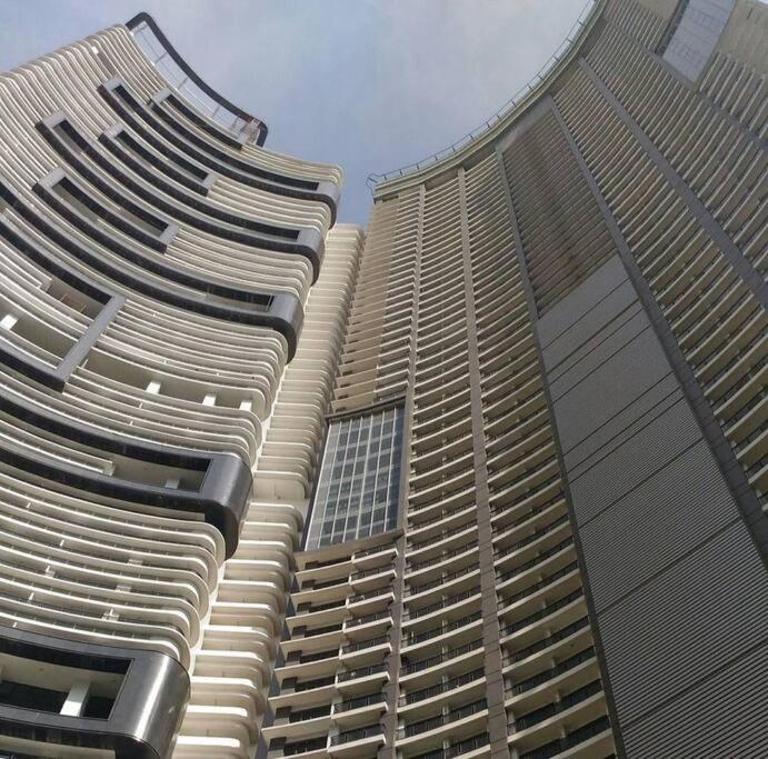 Spacious 1br Milano By Versace In Makati Apartment *