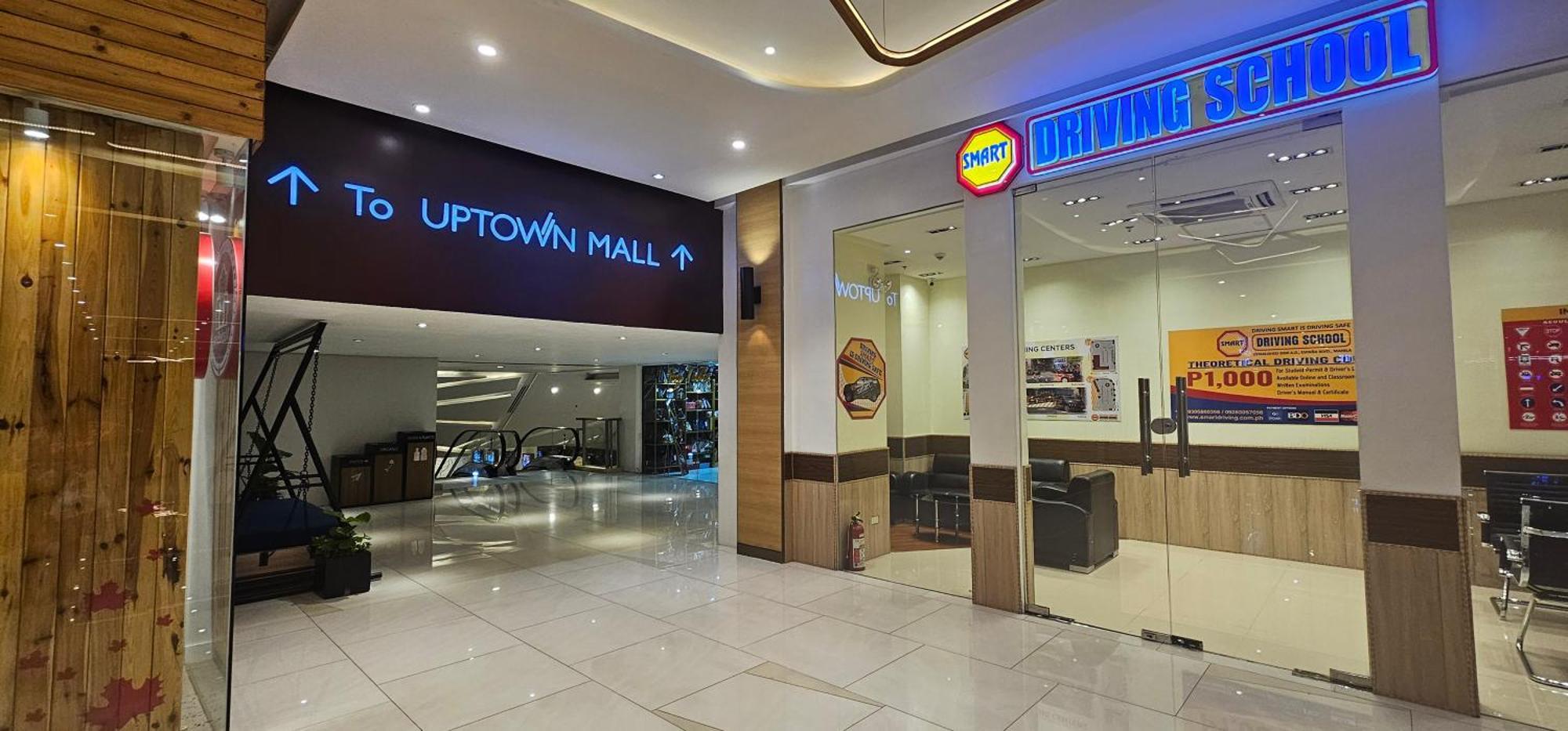 Life Uptown Bgc * Manila