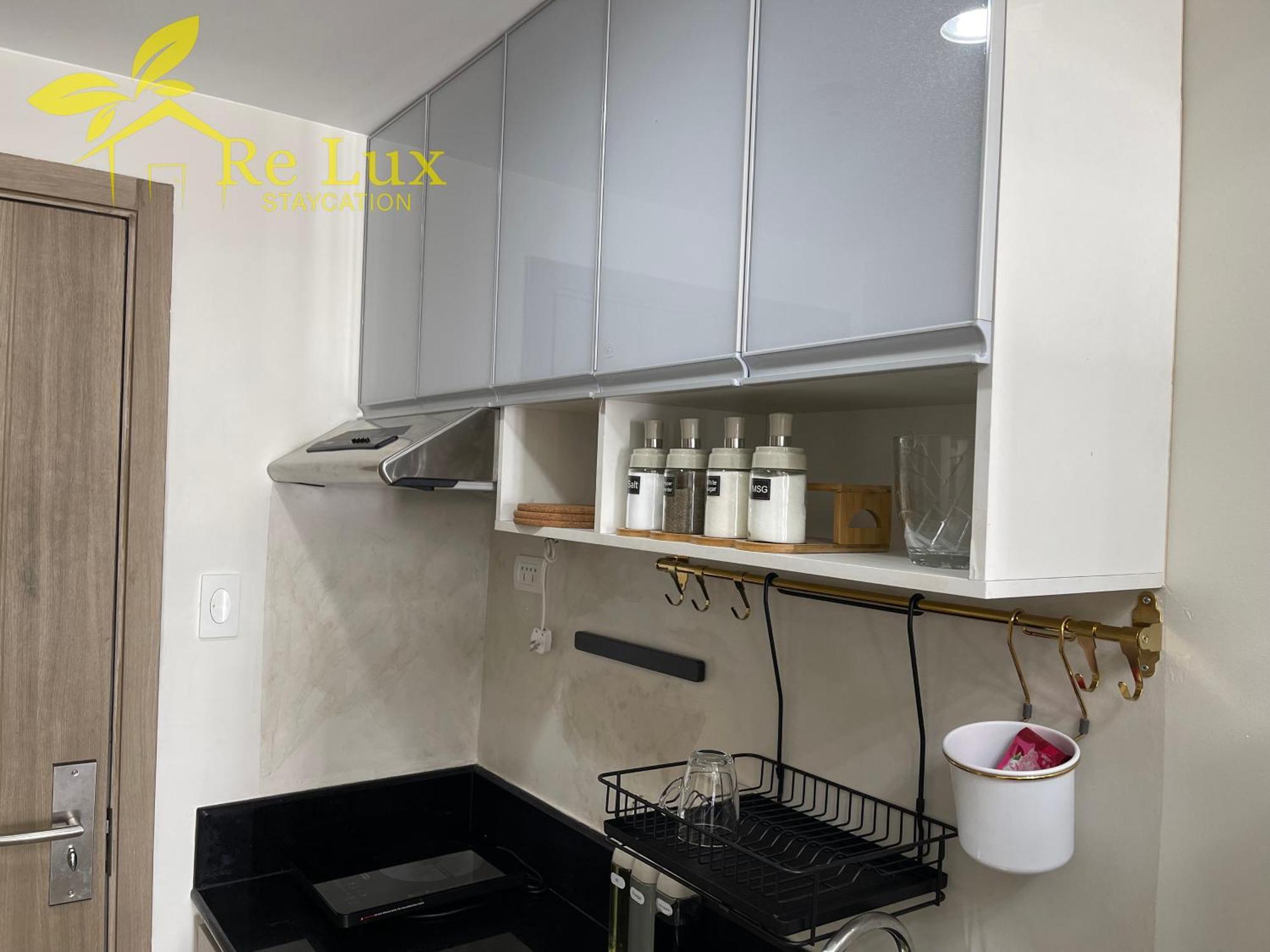 Re Lux Staycation, Near Naia Apartment