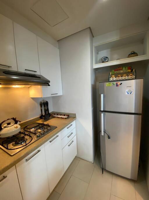 Lovely 2-br With Patio At Bgc Apartment *