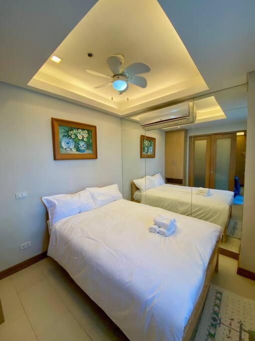 Lovely 2-br With Patio At Bgc Manila