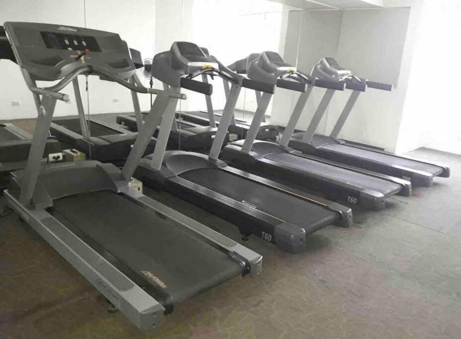 Lovely 2-br With Patio At Bgc Apartment *
