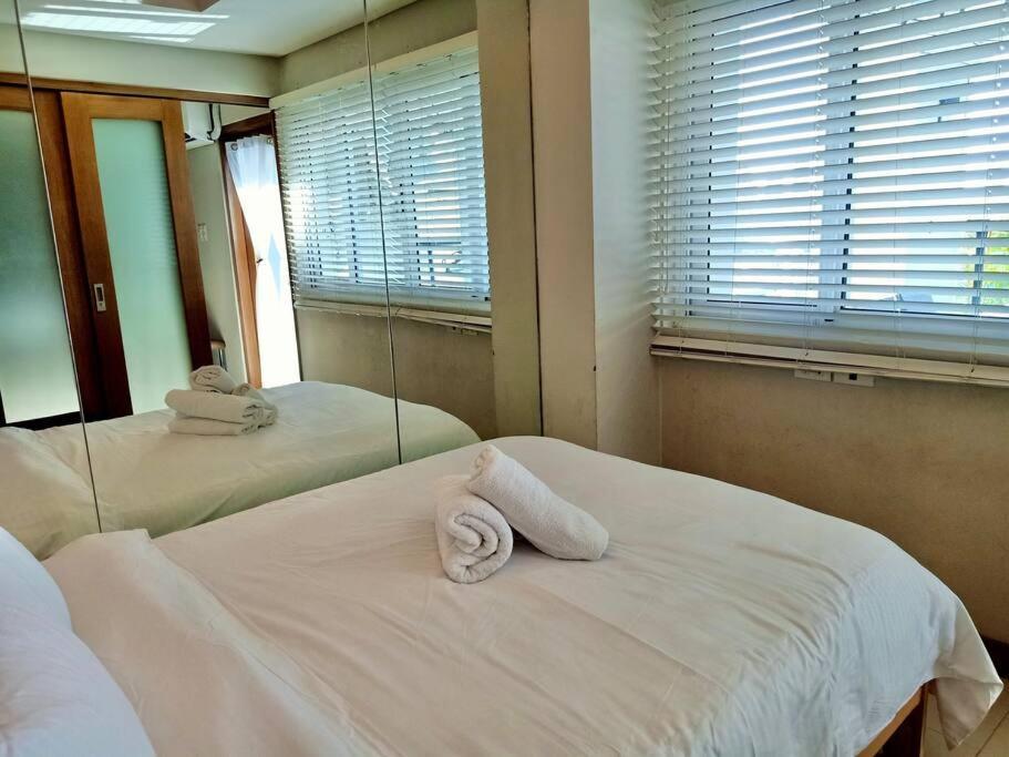 Lovely 2-br With Patio At Bgc Apartment *