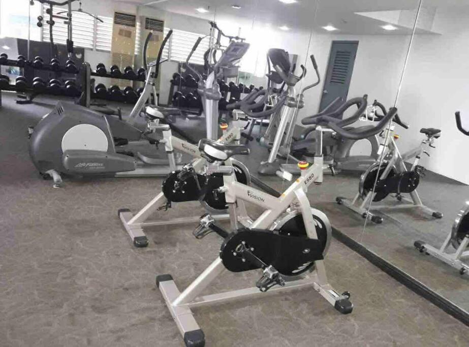 Lovely 2-br With Patio At Bgc * Manila
