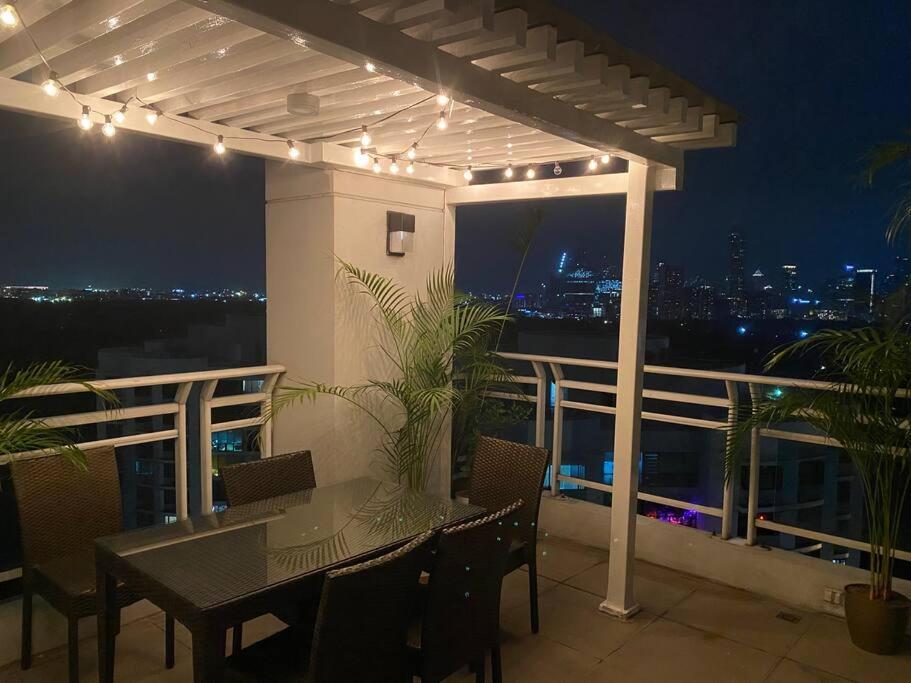 Lovely 2-br With Patio At Bgc