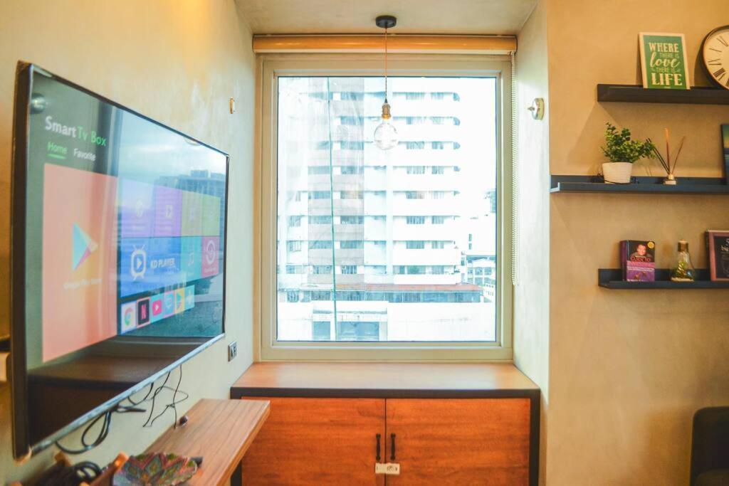 Apartment Stylish 1br Near Us Embassy & Luneta With Pool & Gym Manila