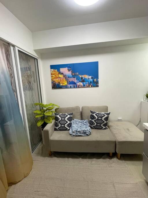 Casita Payapa - Newly Furnished Unit 2nd Flr Apartment *