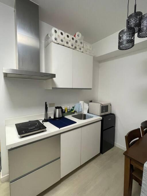Casita Payapa - Newly Furnished Unit 2nd Flr Apartment *