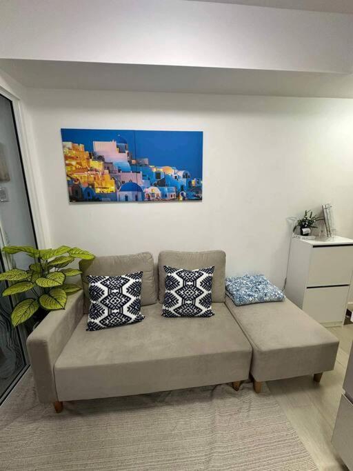 Casita Payapa - Newly Furnished Unit 2nd Flr
