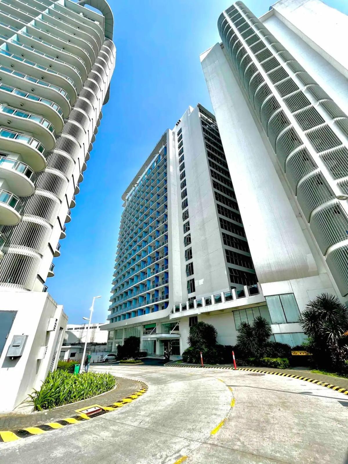 Azure Urban Residences By V'staycation Manila