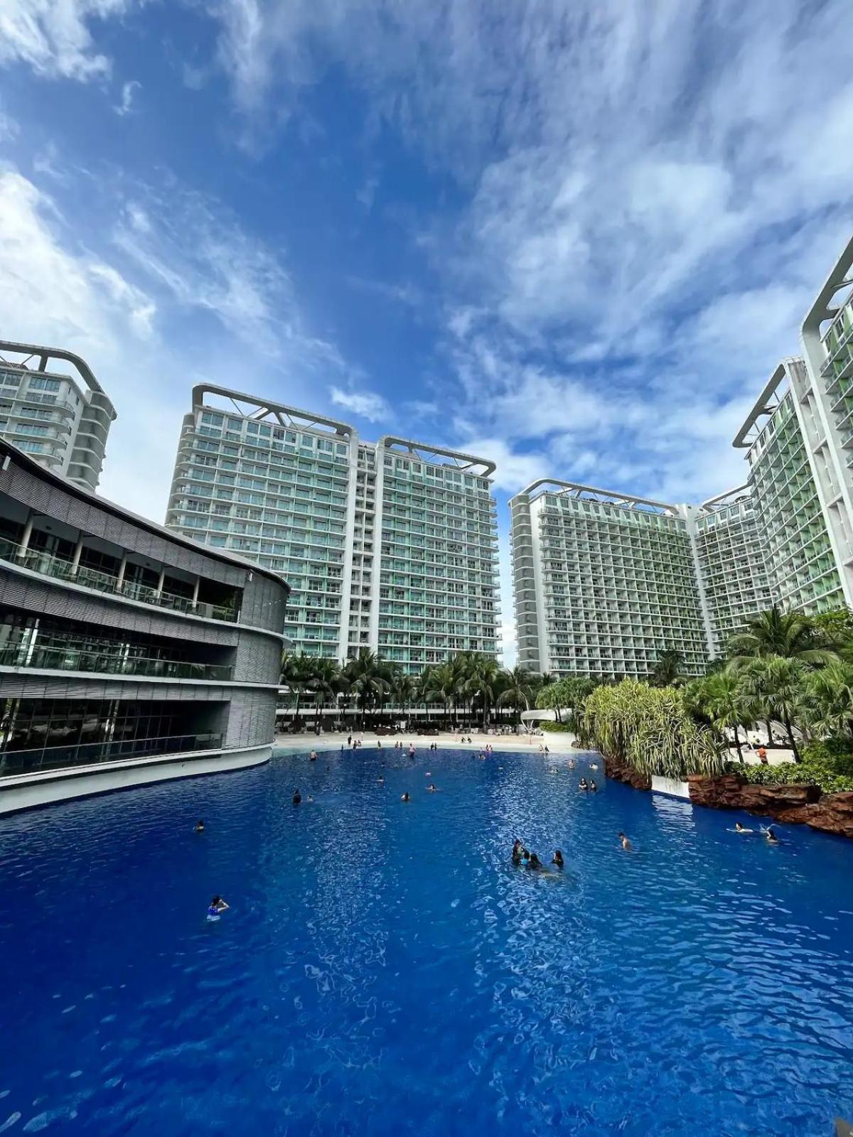 Azure Urban Residences By V'staycation Aparthotel *