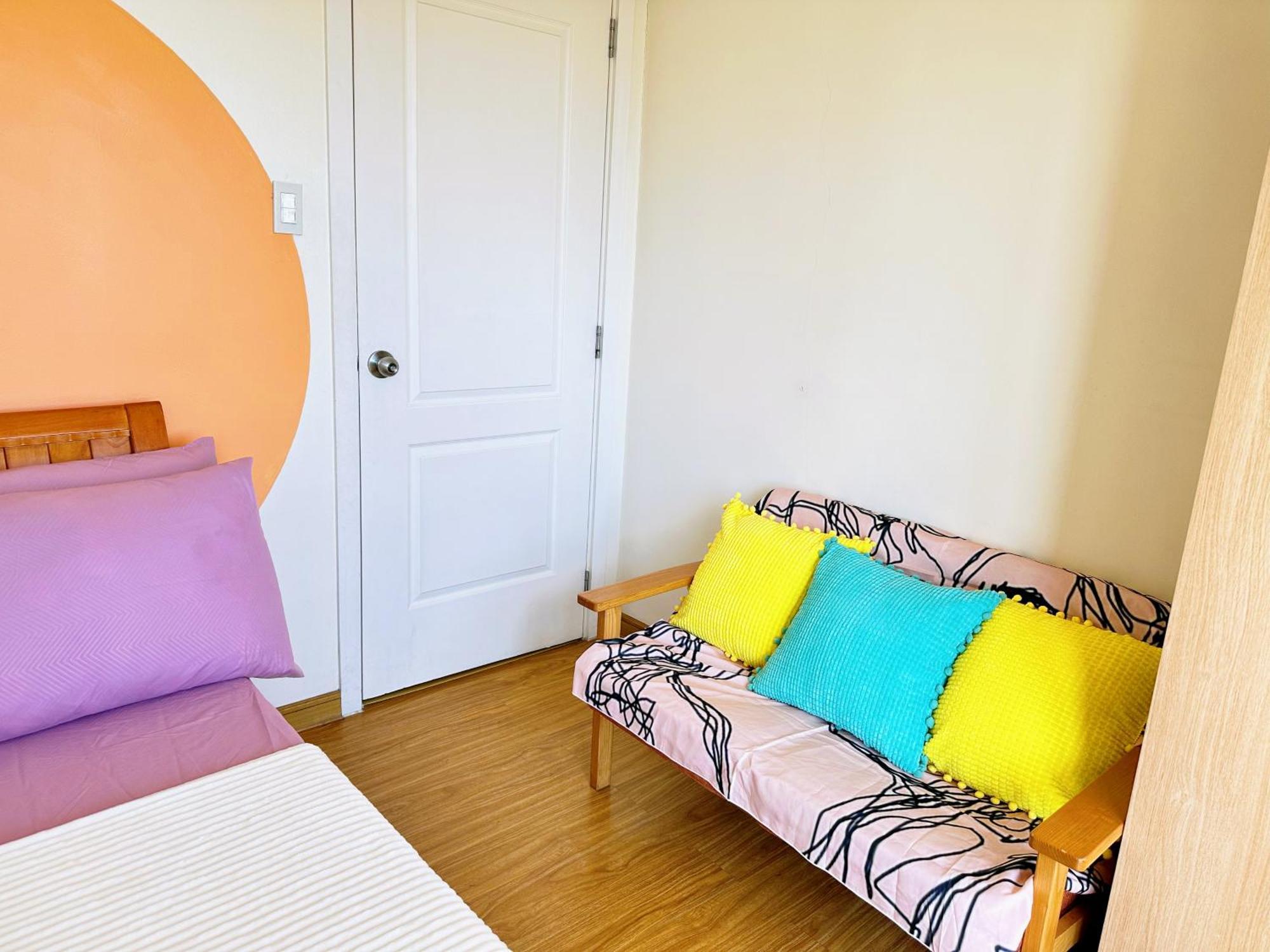Apartment 2 Bedroom Summer Themed Unit At Azure