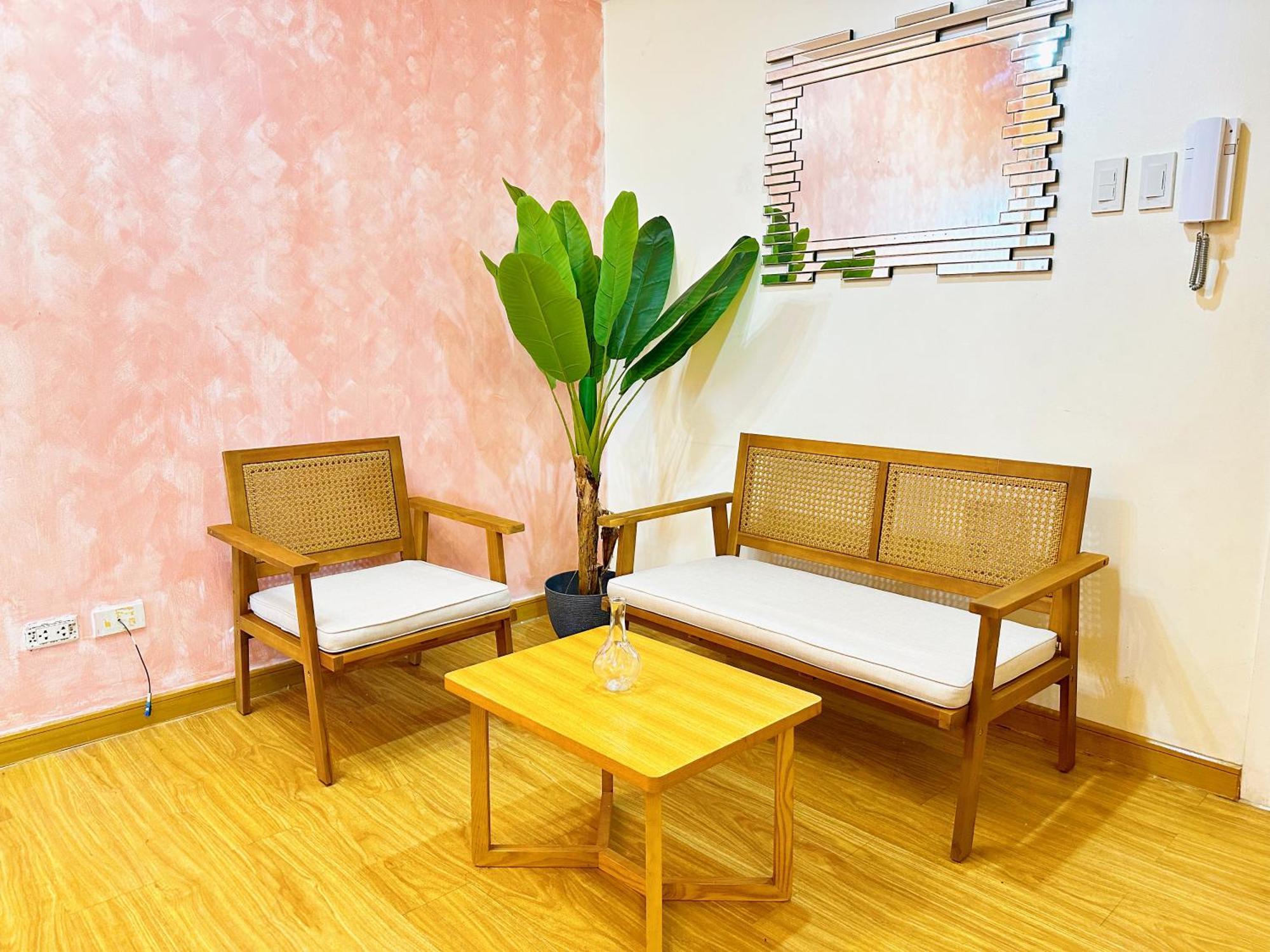 2 Bedroom Summer Themed Unit At Azure Apartment *