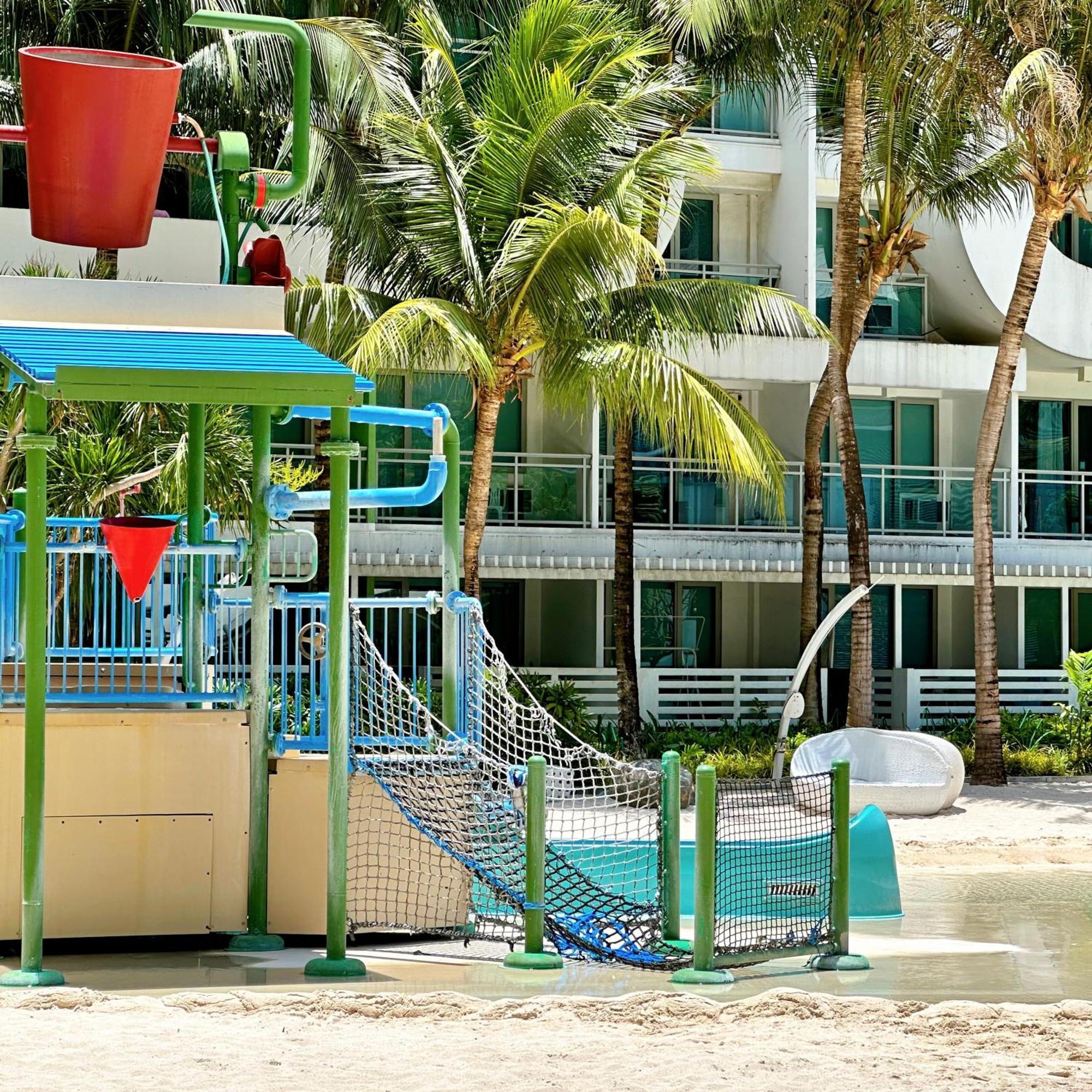 2 Bedroom Summer Themed Unit At Azure