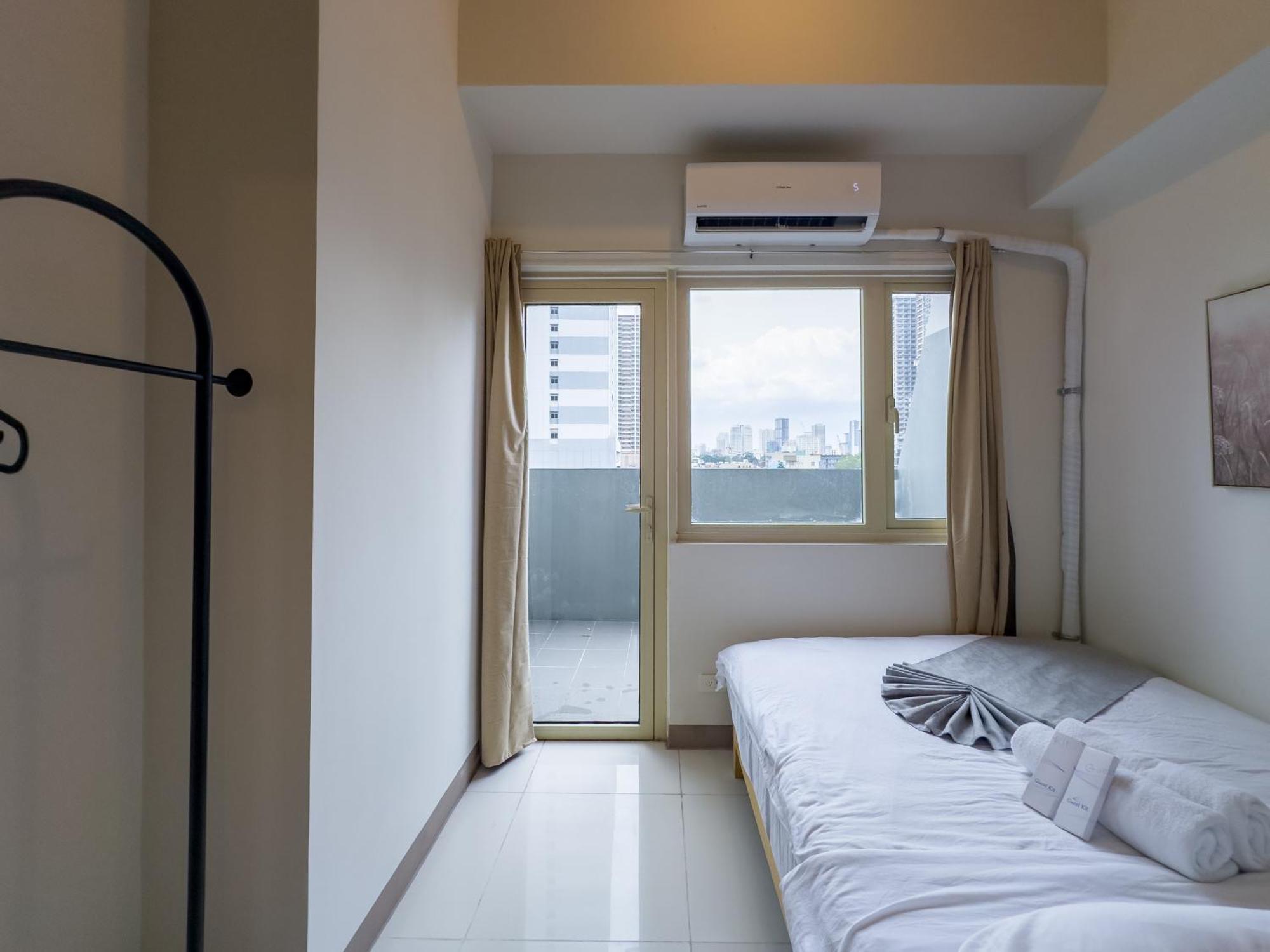 Apartment Gemstonebr In Smdc Coast Residences
