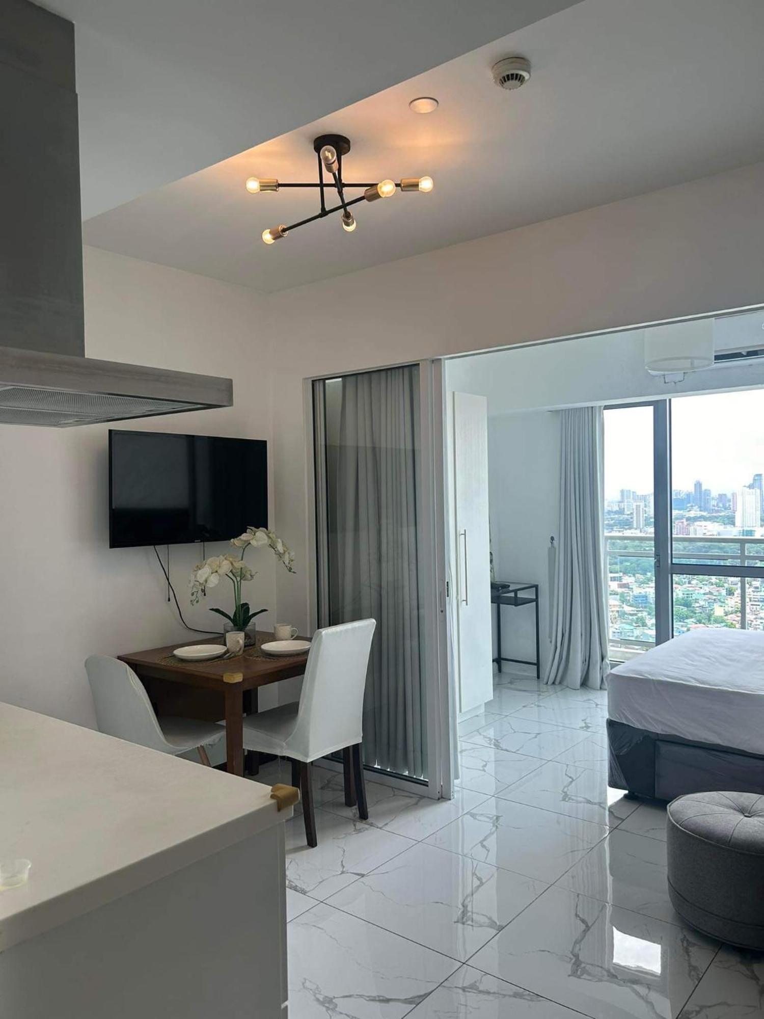 Luxurious 1 Bedroom Unit In Mandaluyong Near Rockwell, Makati Apartment