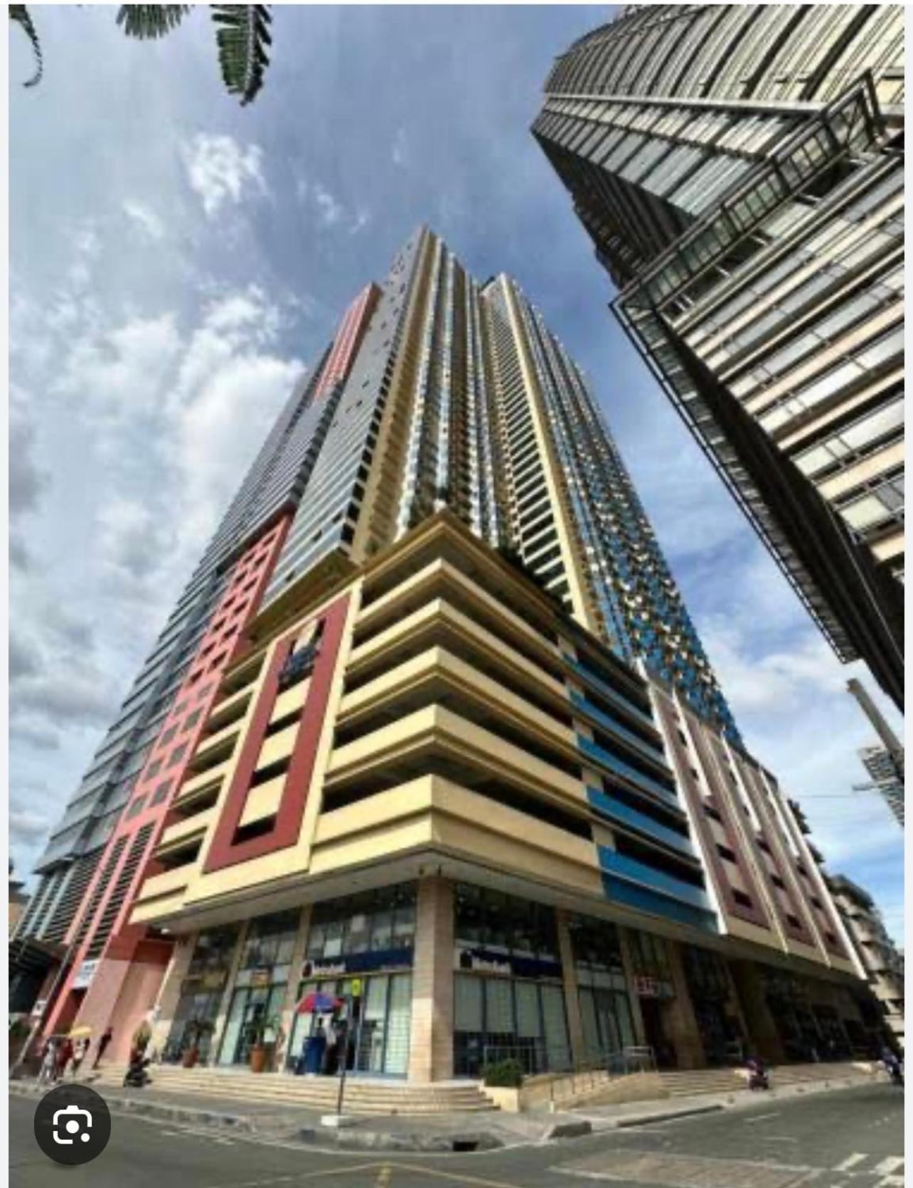 Apartment In Front Of Us Embassy Unit With 2 Double Beds *