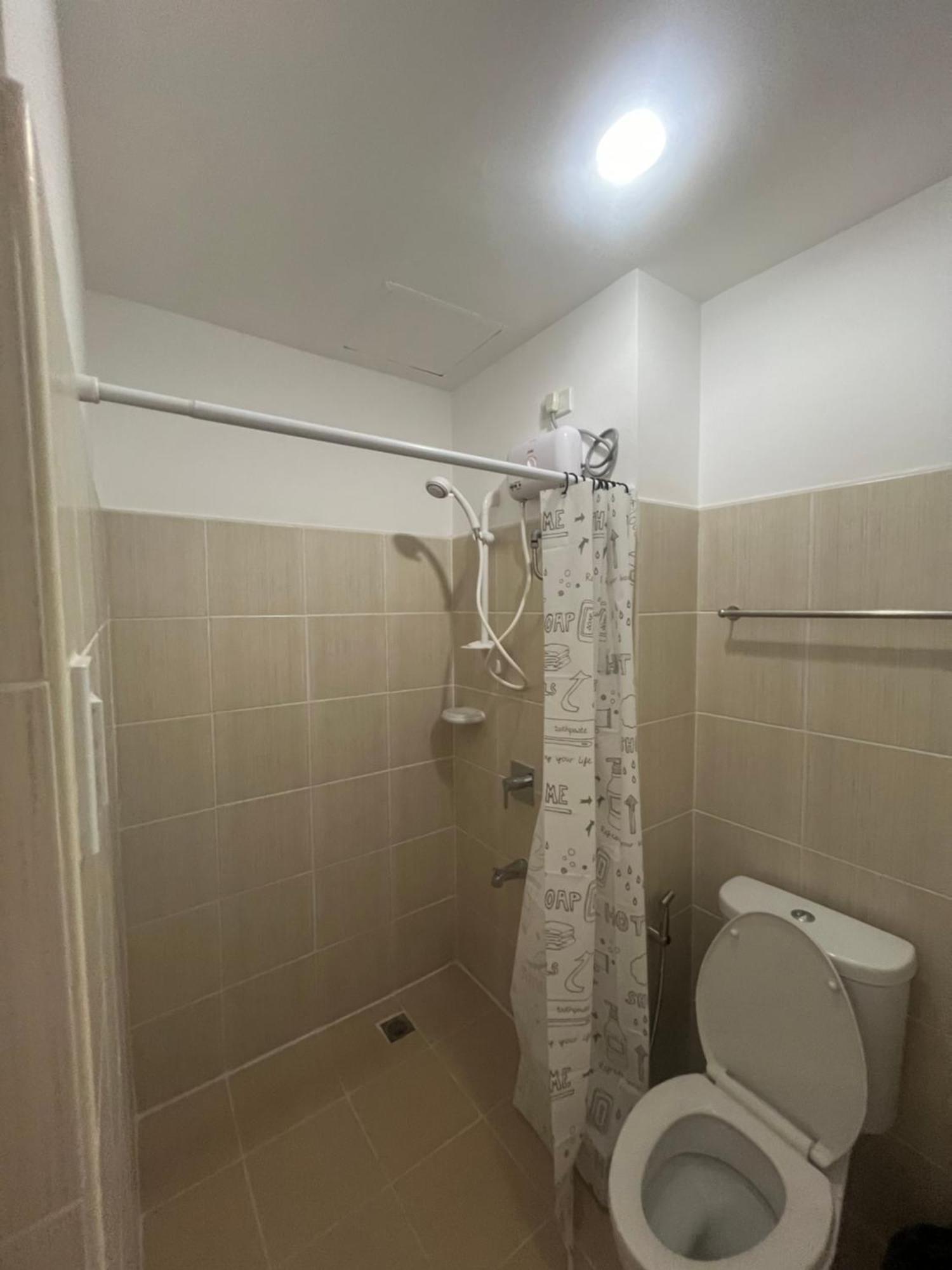 In Front Of Us Embassy Unit With 2 Double Beds Apartment Manila