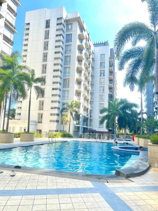 Apartment One Palm Tree Across Naia Terminal 3 *