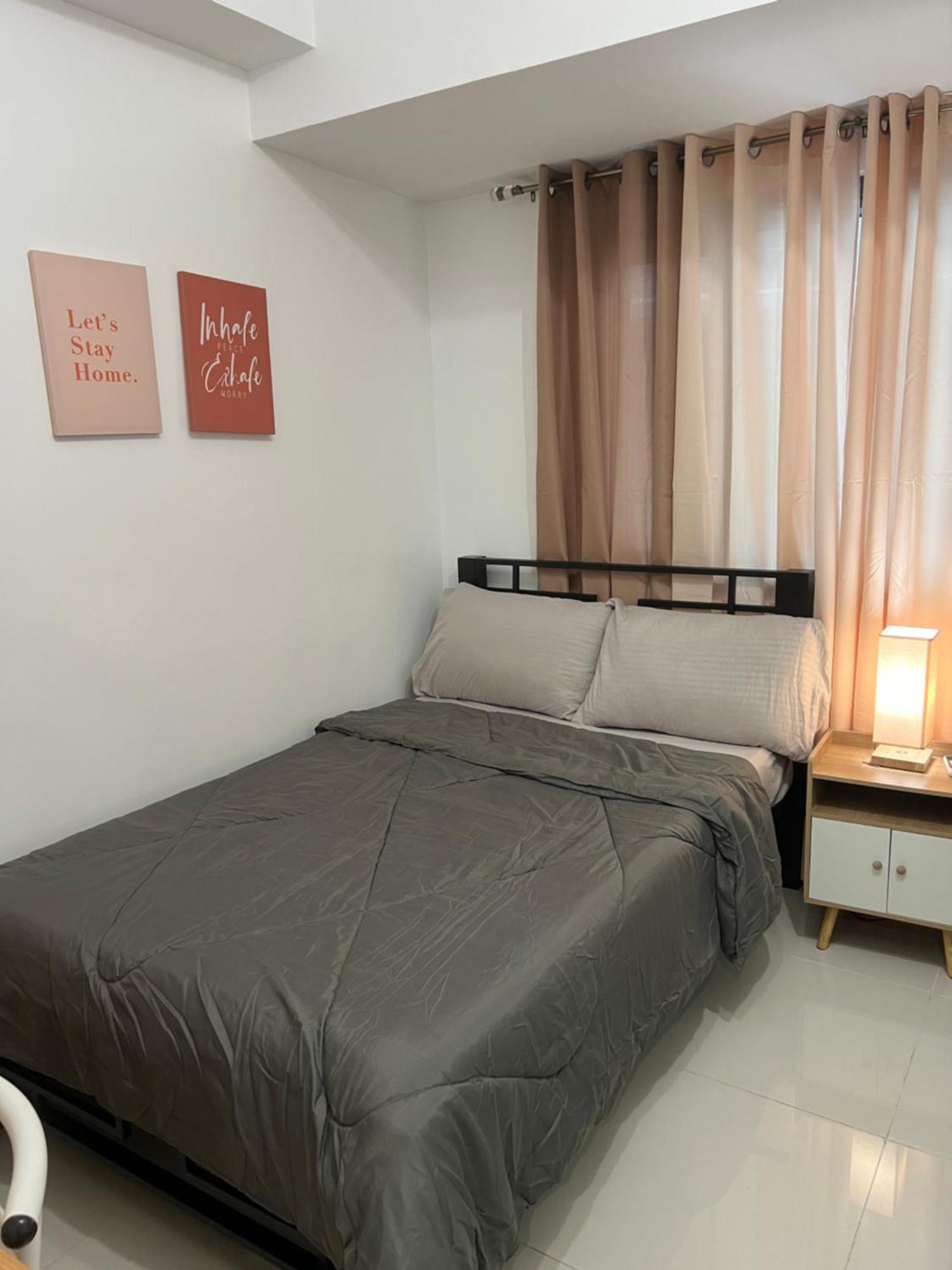 In Front Of Us Embassy Unit With 2 Double Beds * Manila