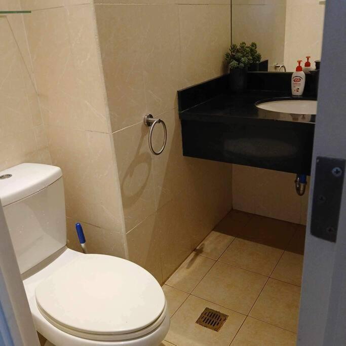 Apartment Avant At The Bgc 1br Loft With Golf Course View