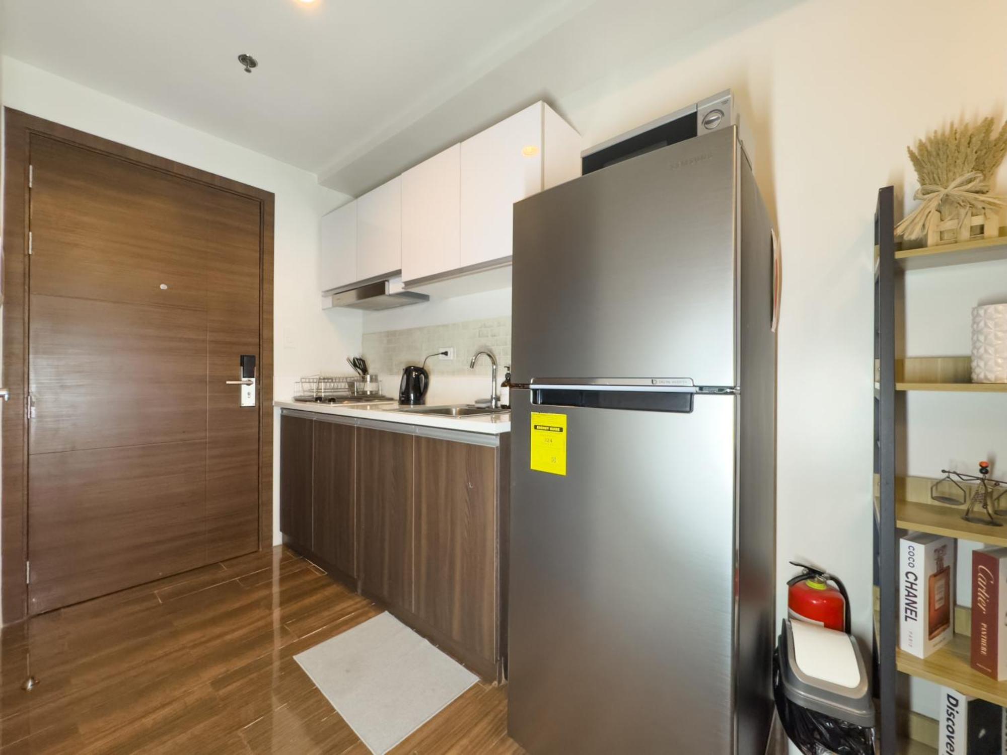 1br Makati, Air Residences M006 * Manila