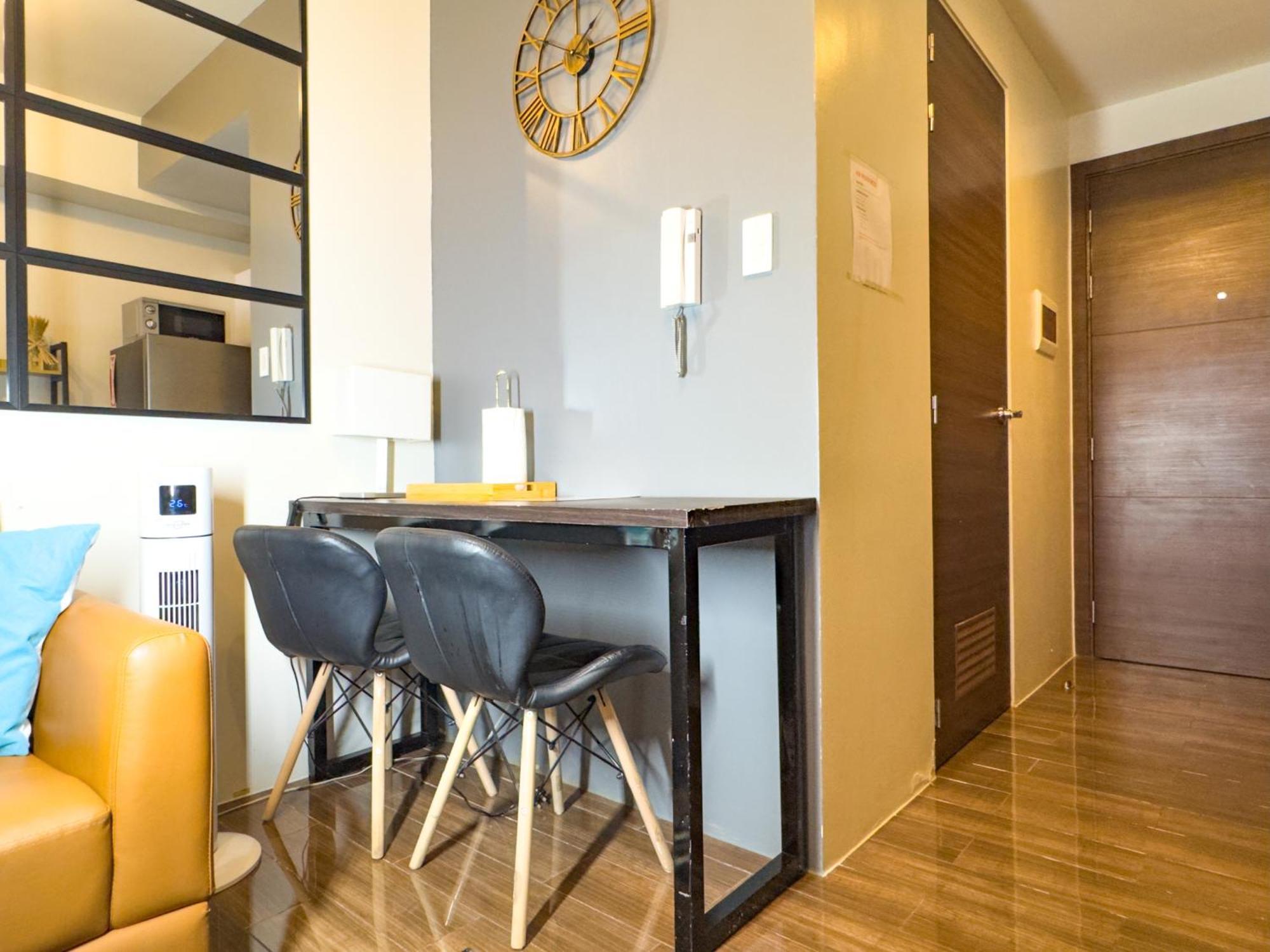 1br Makati, Air Residences M006 Apartment *