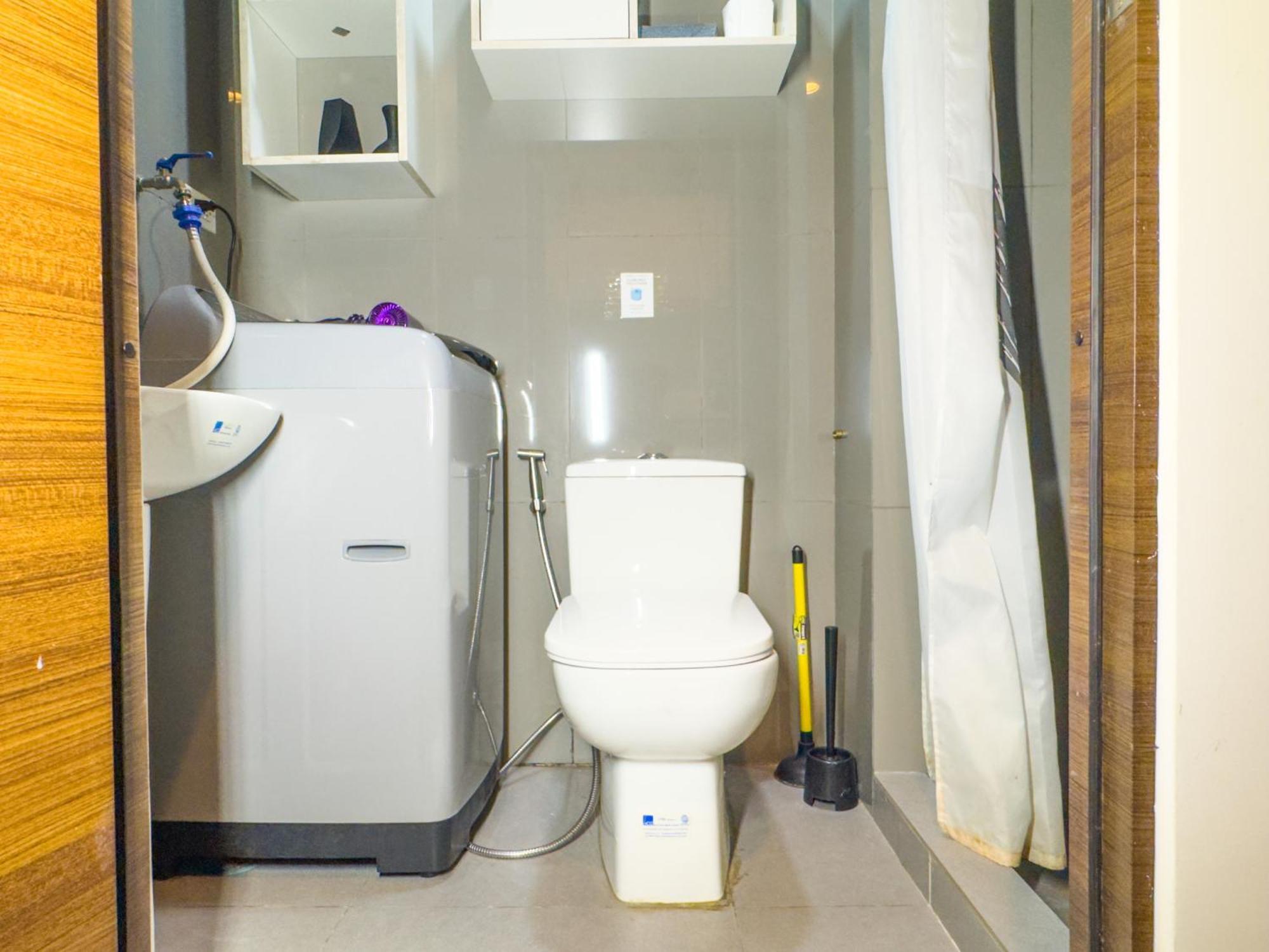 Apartment 1br Makati, Air Residences M006 *