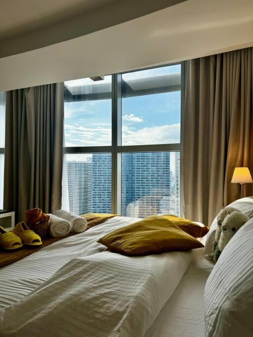 Alpaca-lemon Penthouse Apartment Manila