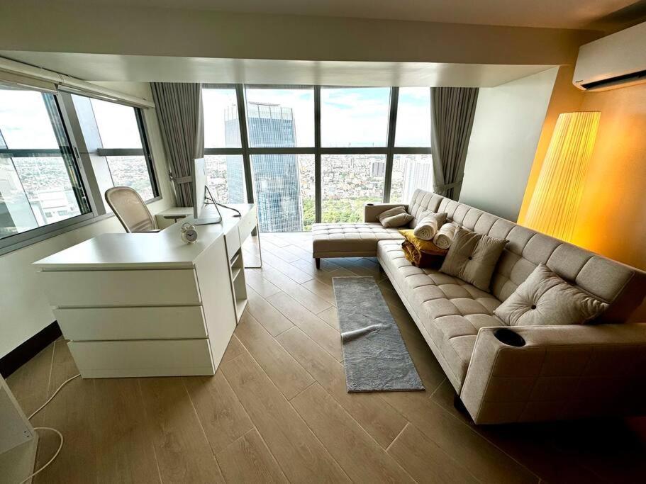 Alpaca-lemon Penthouse Manila