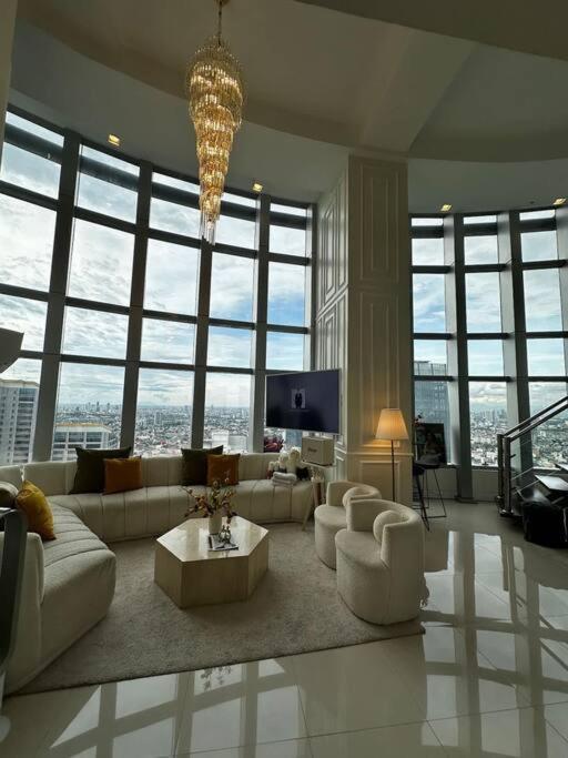Alpaca-lemon Penthouse * Manila