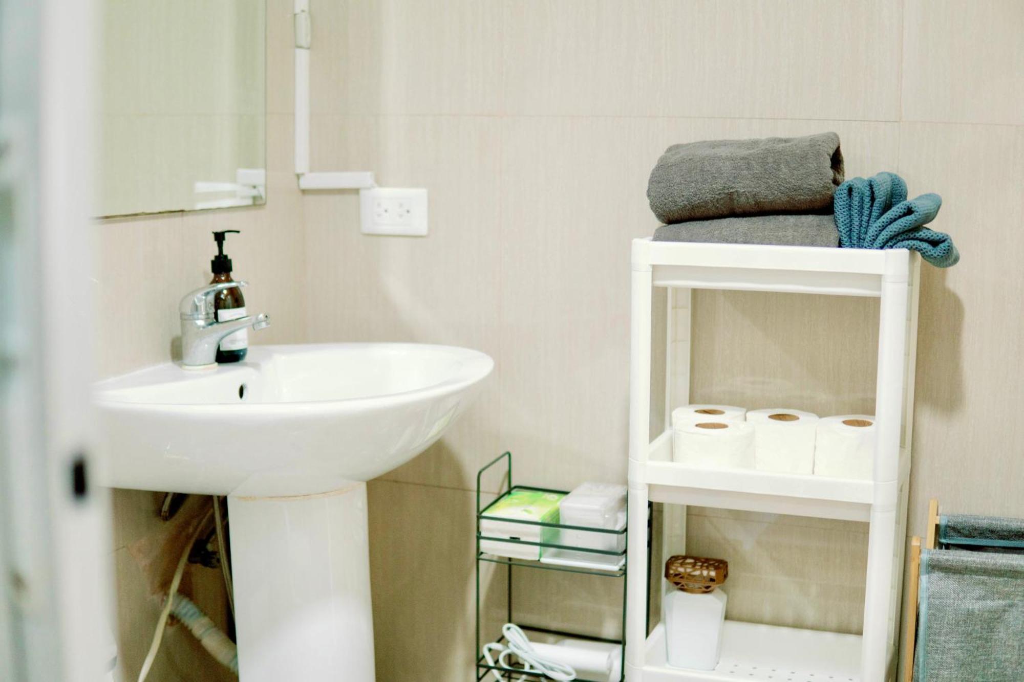 Spacious 2br At Soma Bgc Near Sm Aura And Bonifacio High Street *