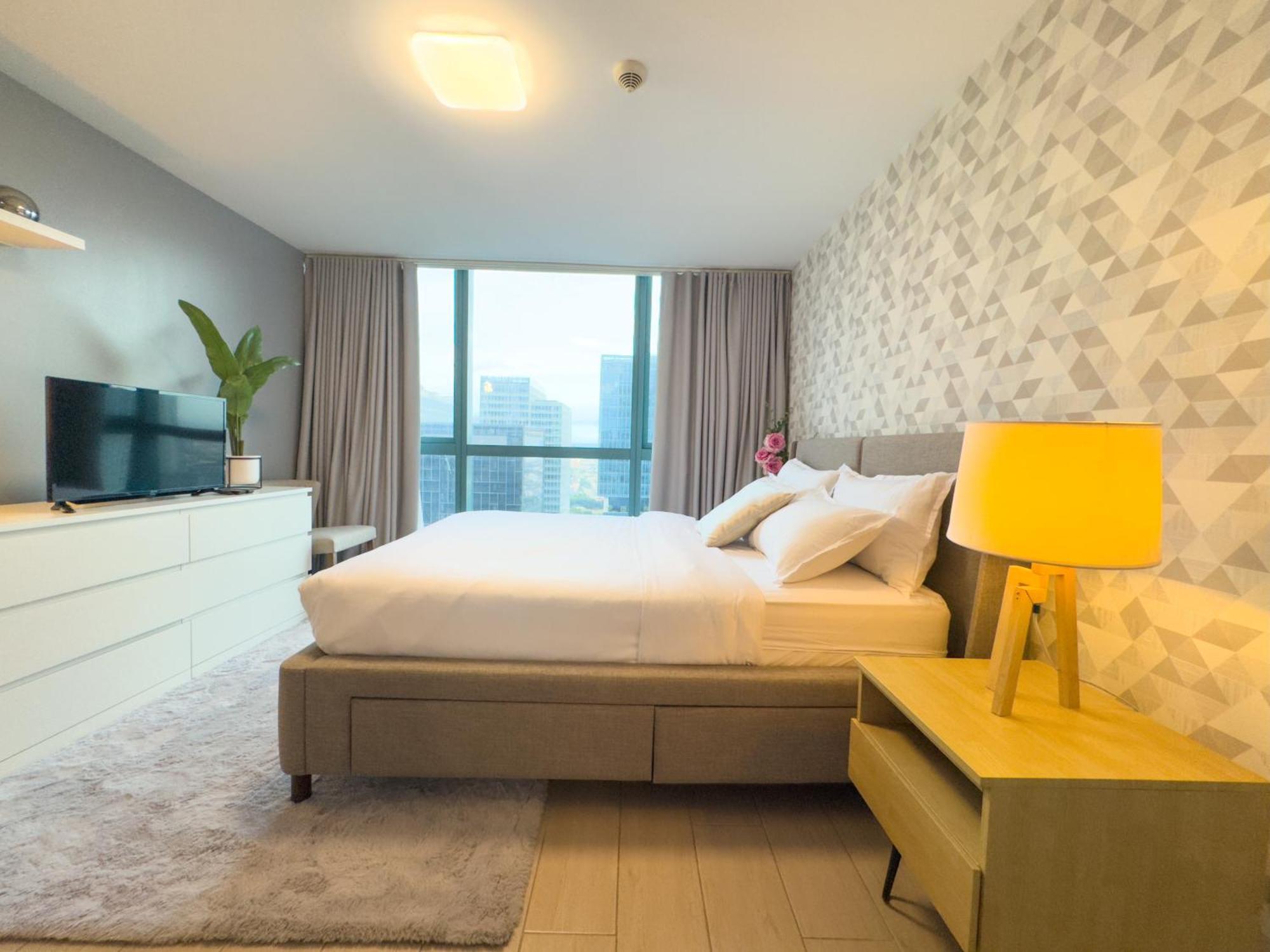 1br Bgc, One Uptown B001 * Manila