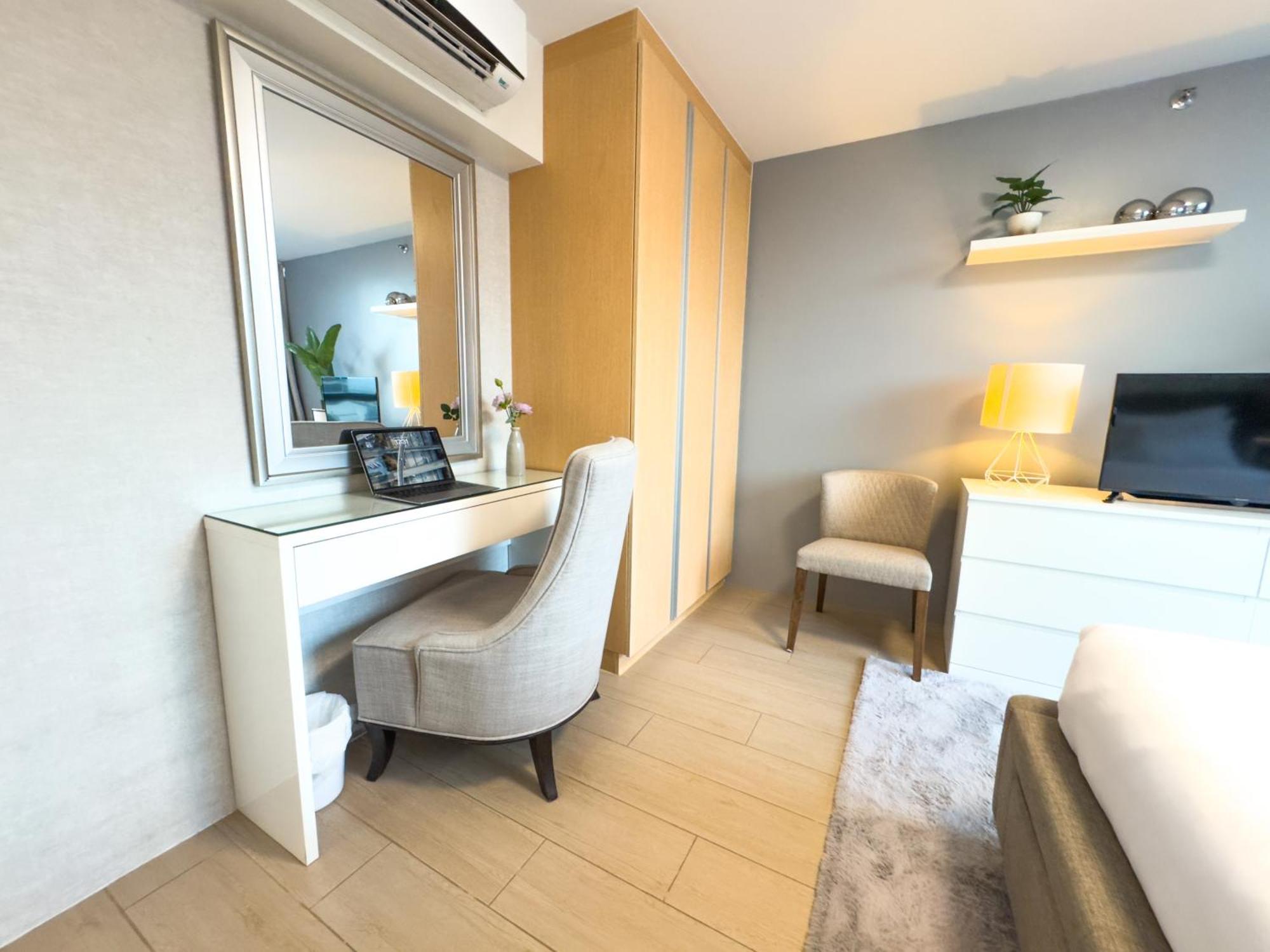 Apartment 1br Bgc, One Uptown B001 Manila