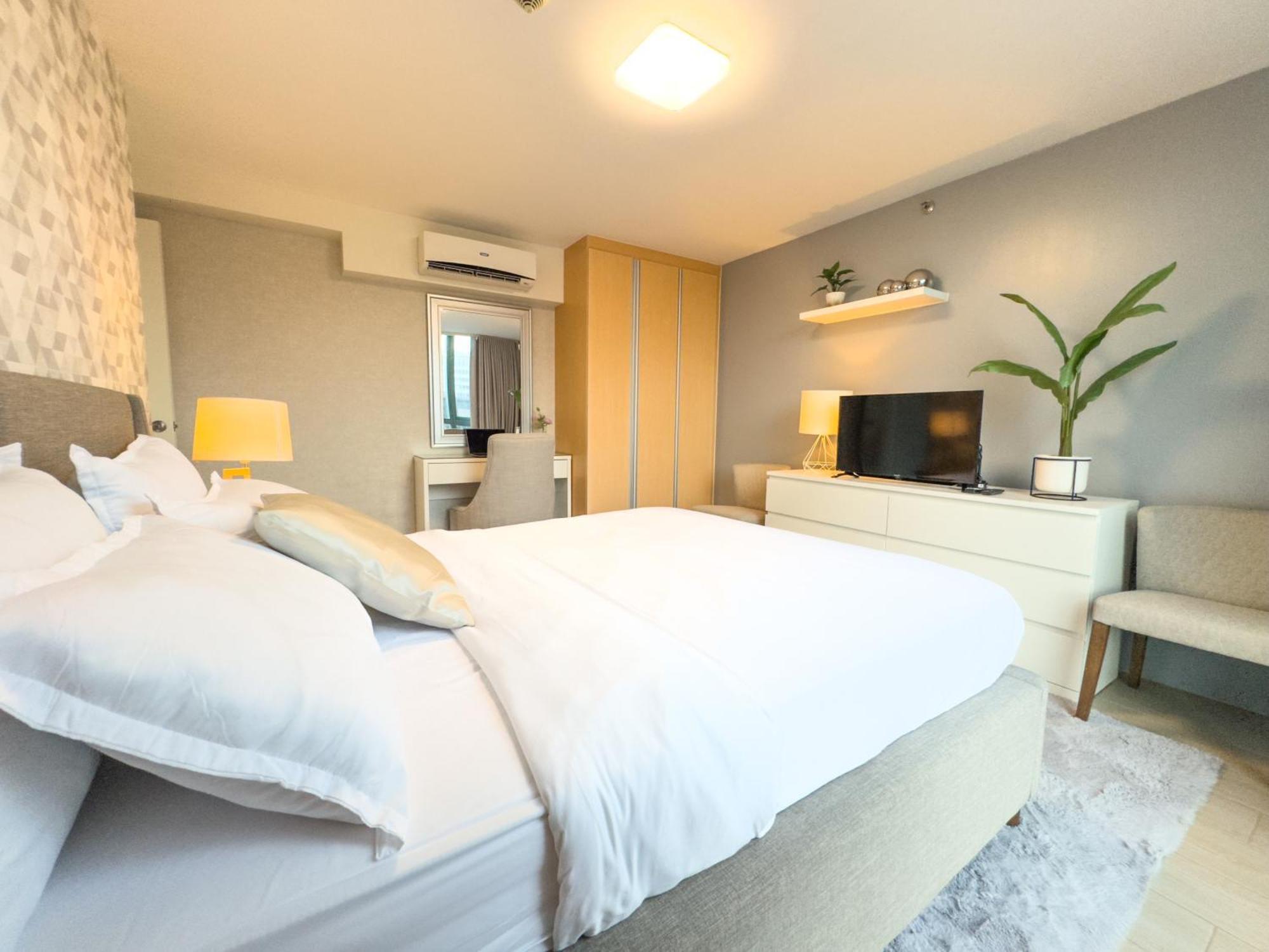 1br Bgc, One Uptown B001 Manila