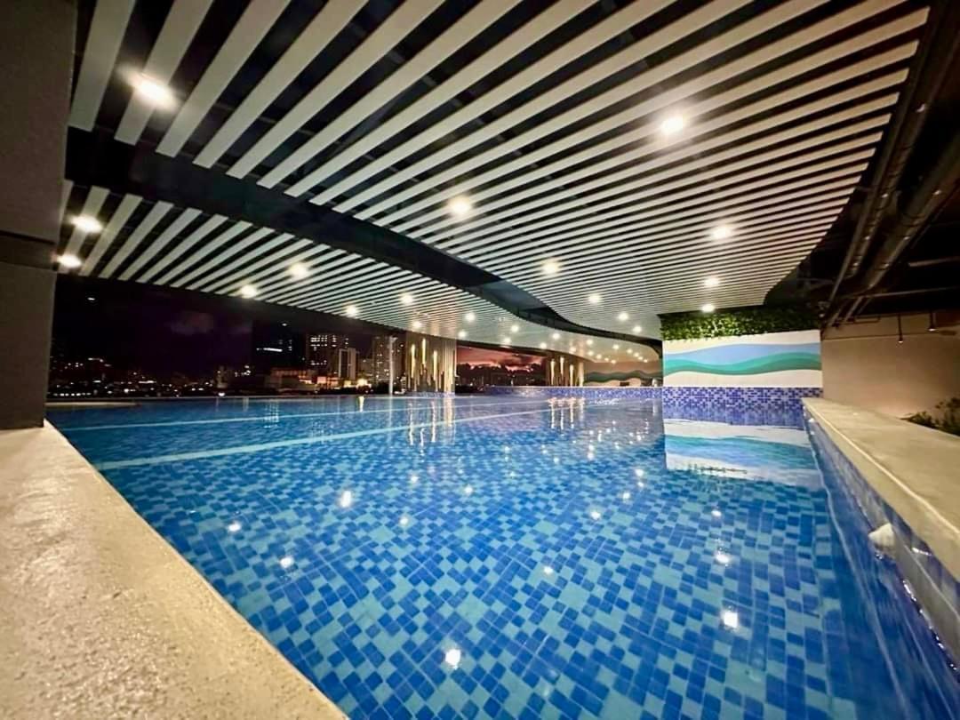 Minimalist Nordic 1br With Balcony River View Apartment Manila