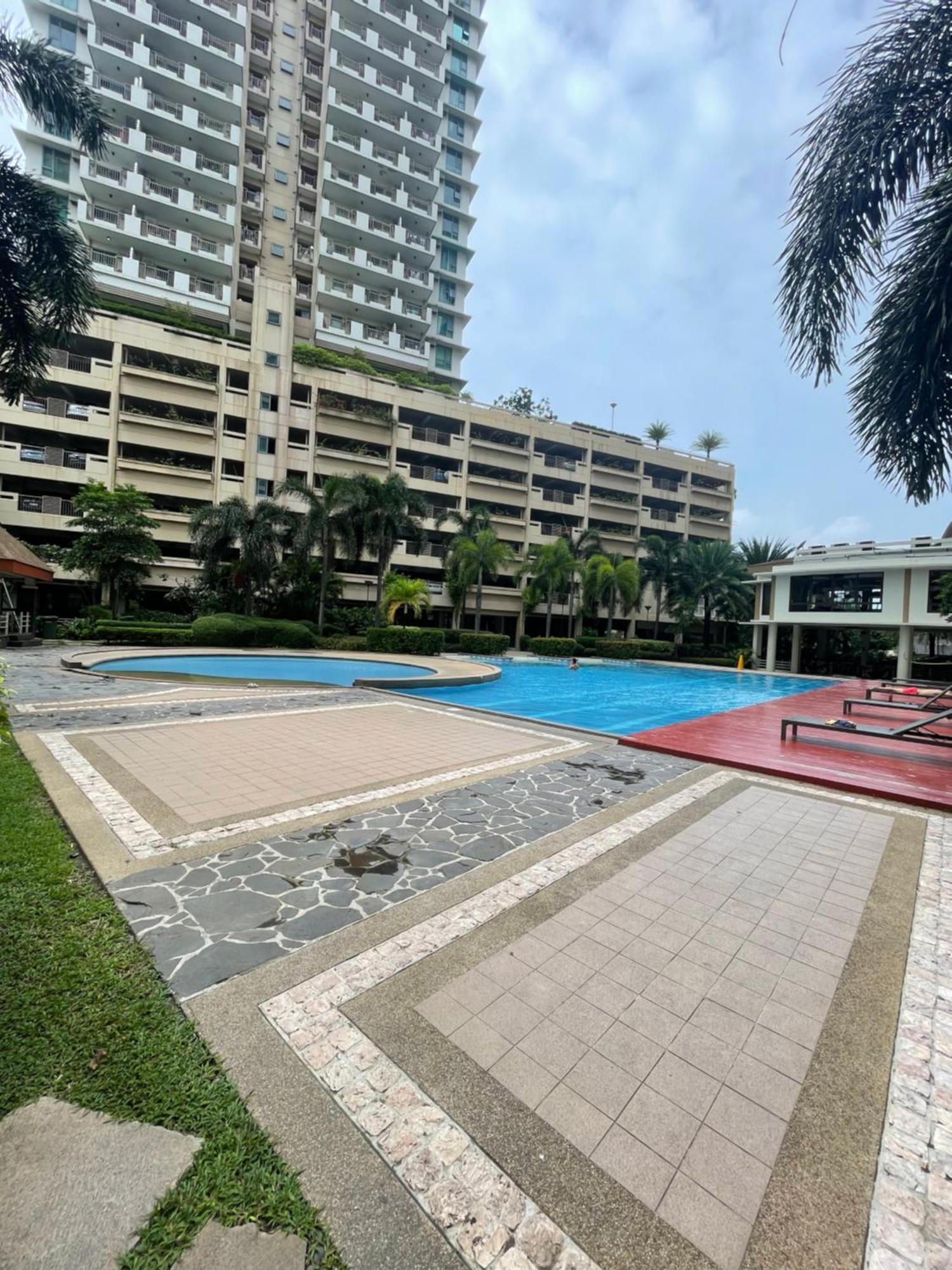 Apartment Luxury Bauhaus Inspired Near Makati Manila
