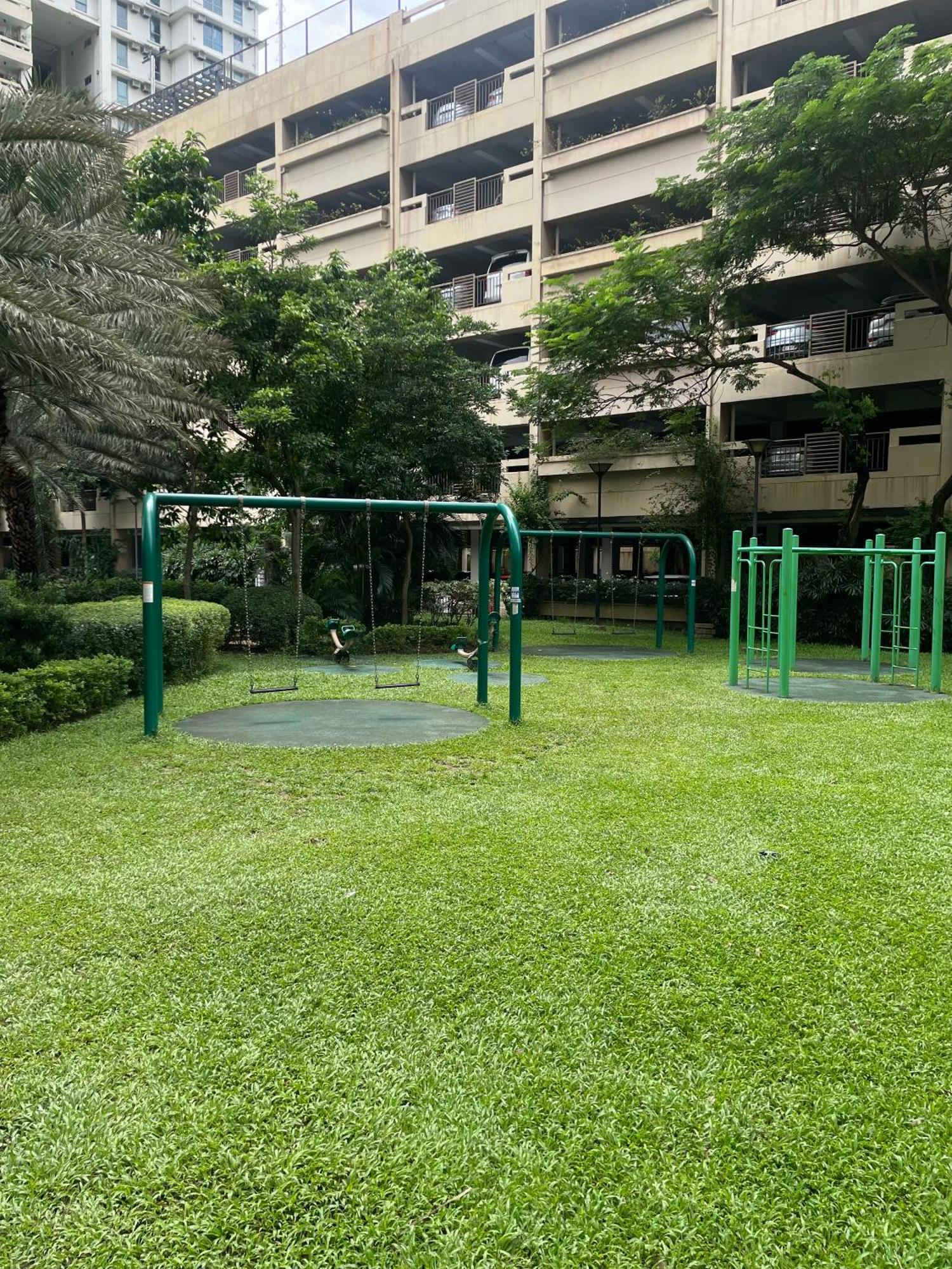 Luxury Bauhaus Inspired Near Makati Apartment *